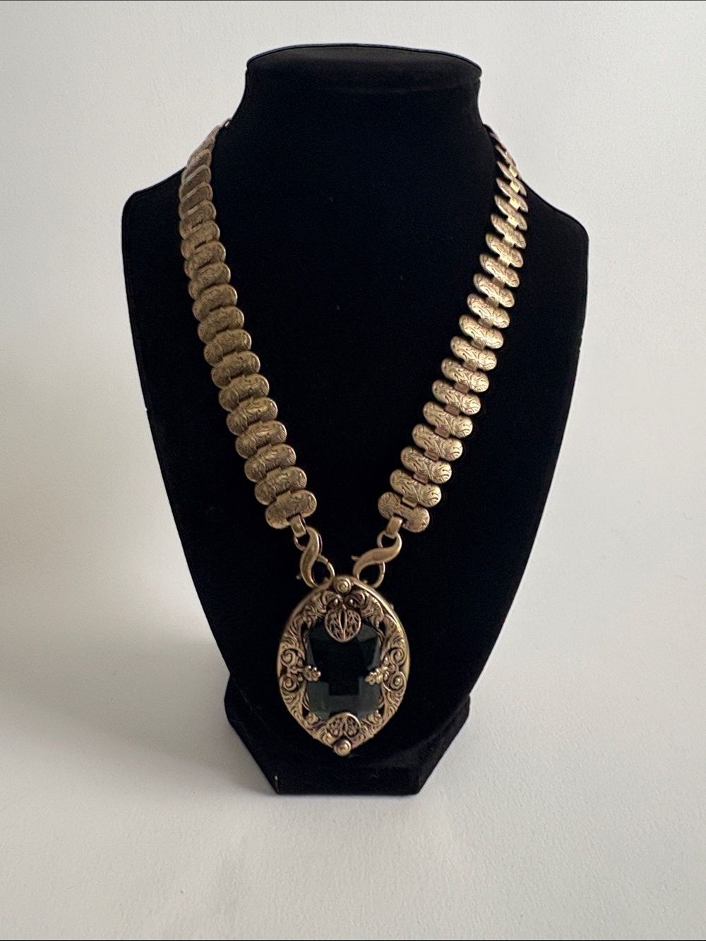 CaBi Necklace/Brooch/Bracelet Set Detachable GoldTone Green Gem Victorian Style